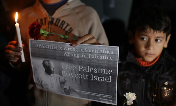 141202-anti-apartheid-vigil